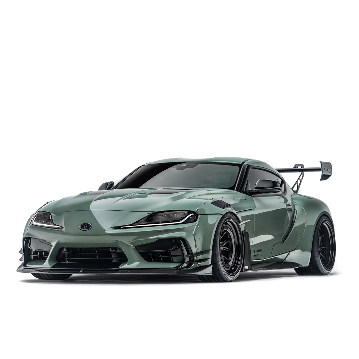 TOYOTA GR SUPRA ワイドボディキット(バンパーなし)