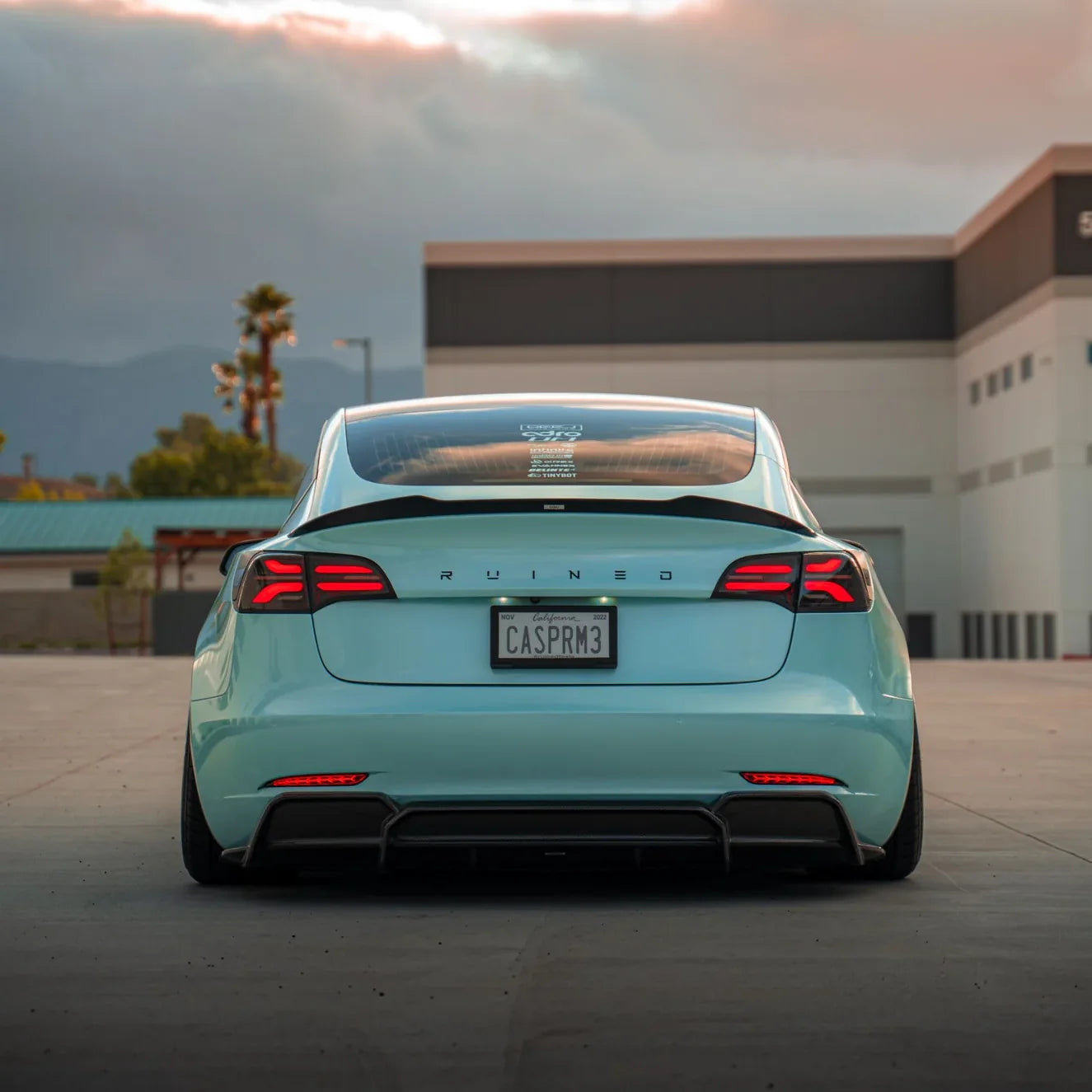 TESLA MODEL 3 カーボンファイバー スポイラー V2