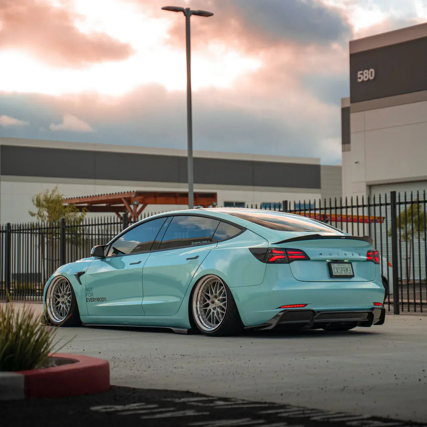 TESLA MODEL 3 カーボンファイバー スポイラー V2