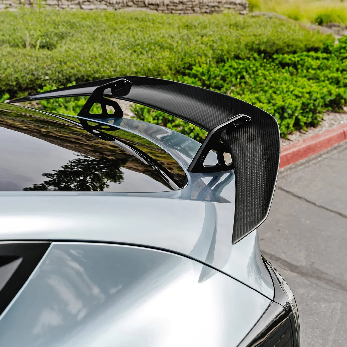 TESLA MODEL Y AT-S スワンネックウイング