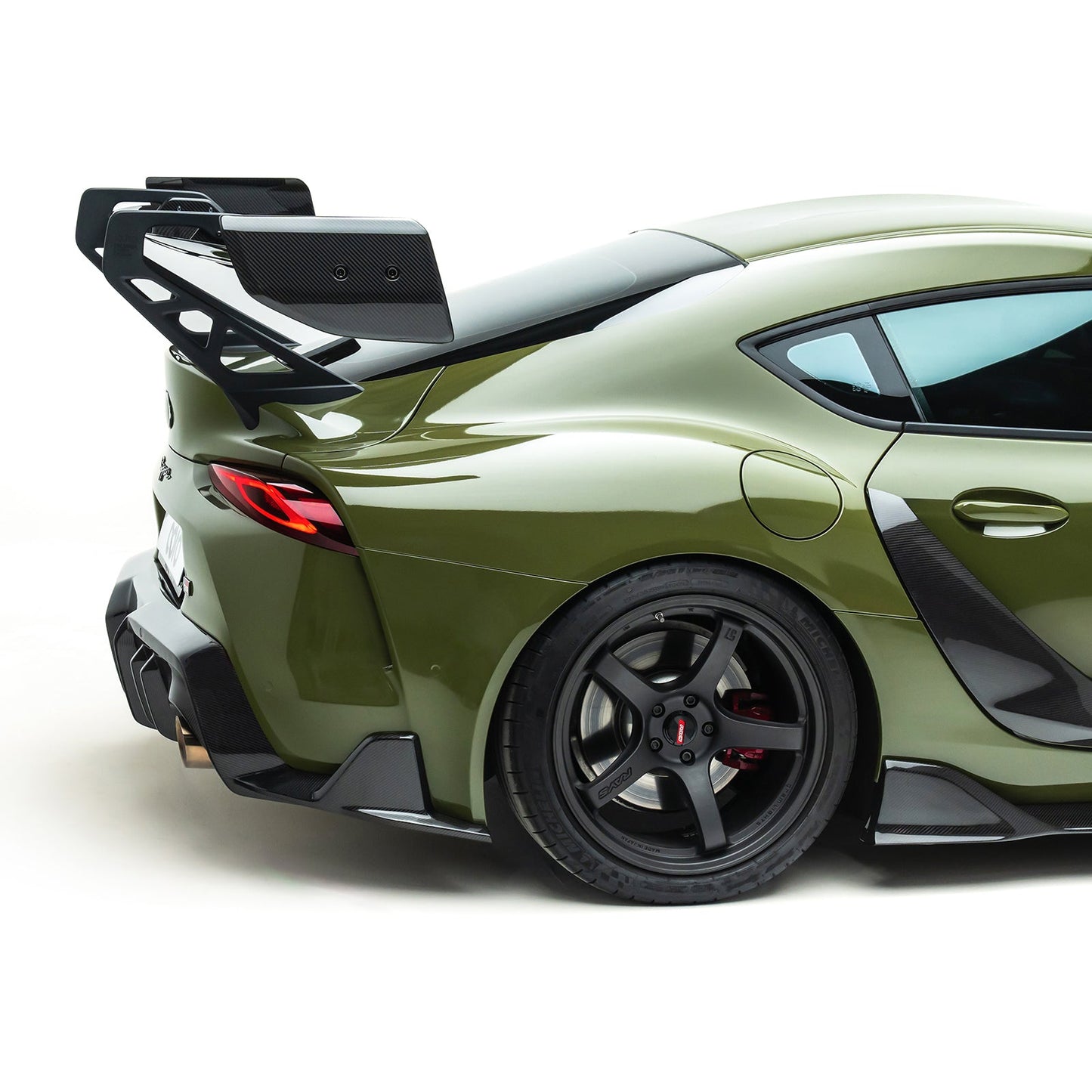 TOYOTA GR SUPRA AT-P1 リバーススワンネックウイング