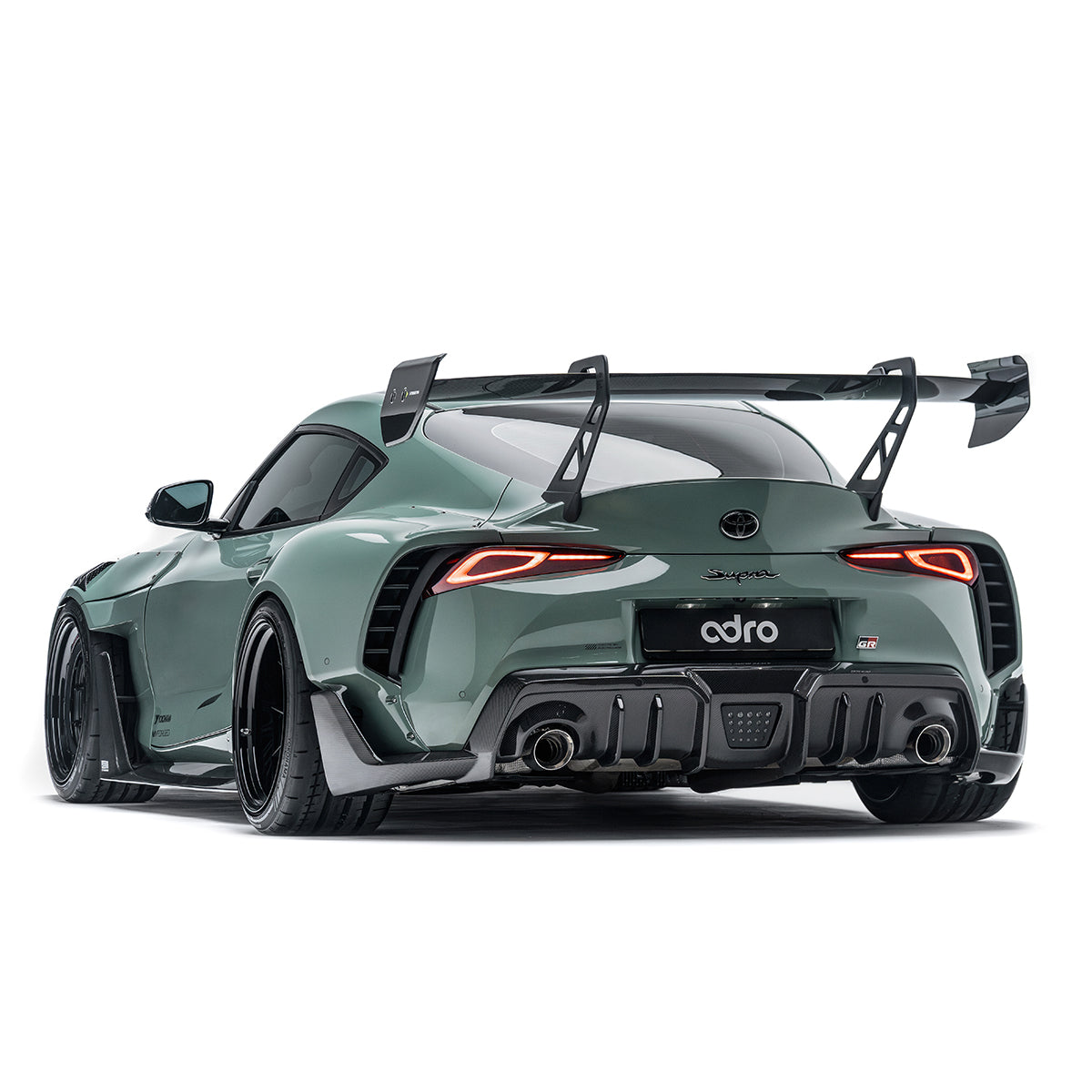 TOYOTA GR SUPRA ワイドボディキット（ウイングなし）