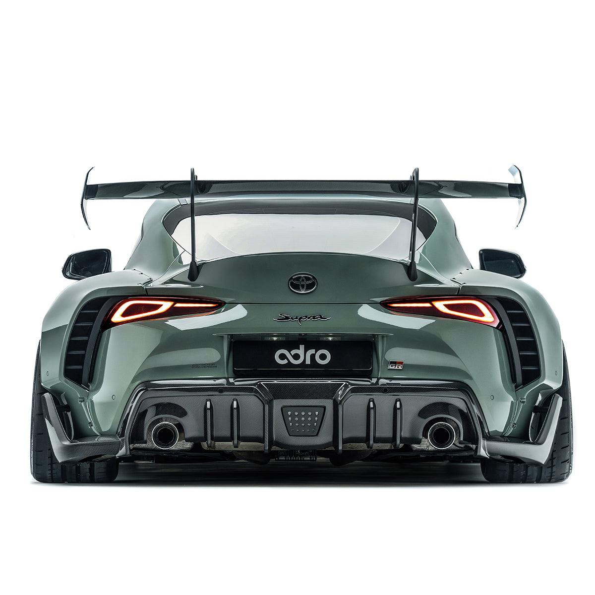 TOYOTA GR SUPRA ワイドボディキット（バンパーなし）