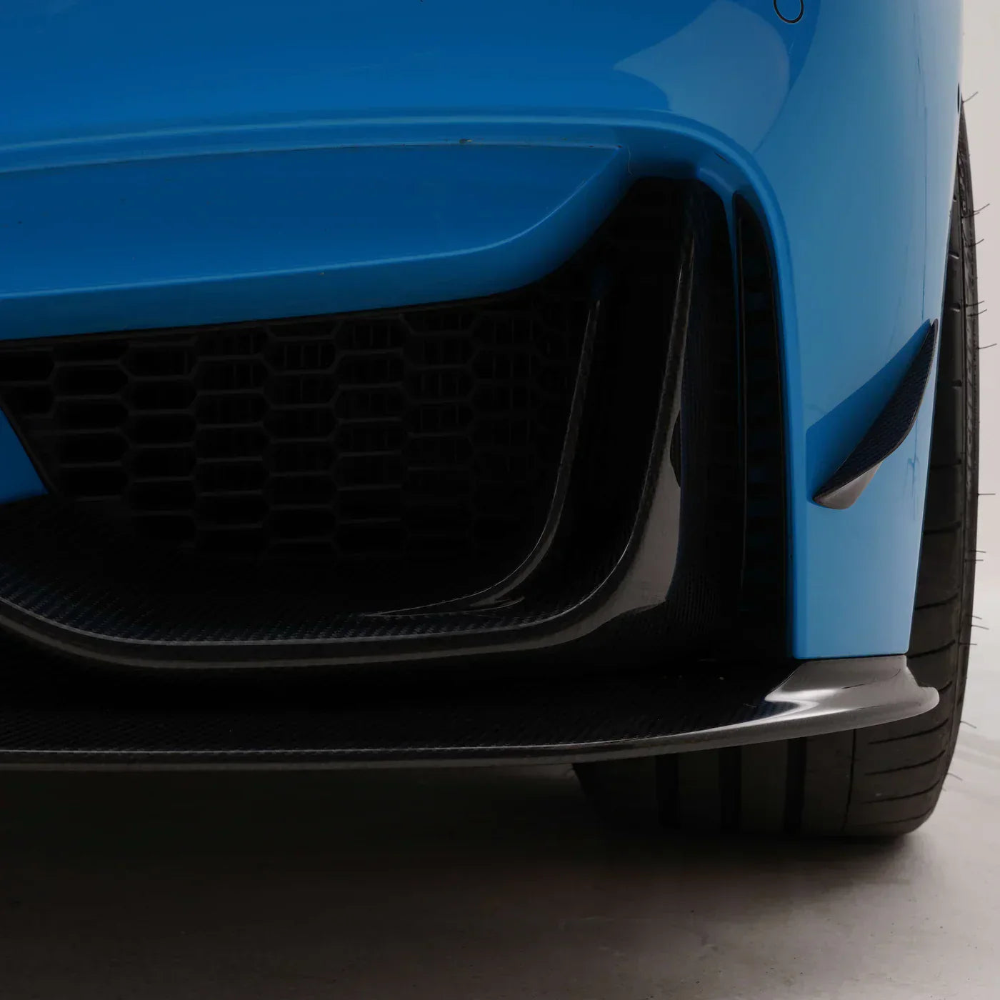 BMW F8X M3 / M4 カーボンファイバー フロントバンパー カナード